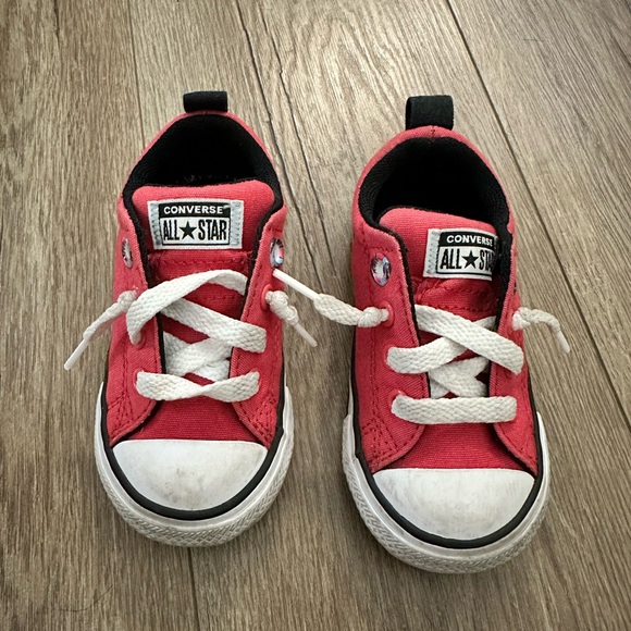 Converse Infant Red Sneakers Sz. 6 - Picture 1 of 4